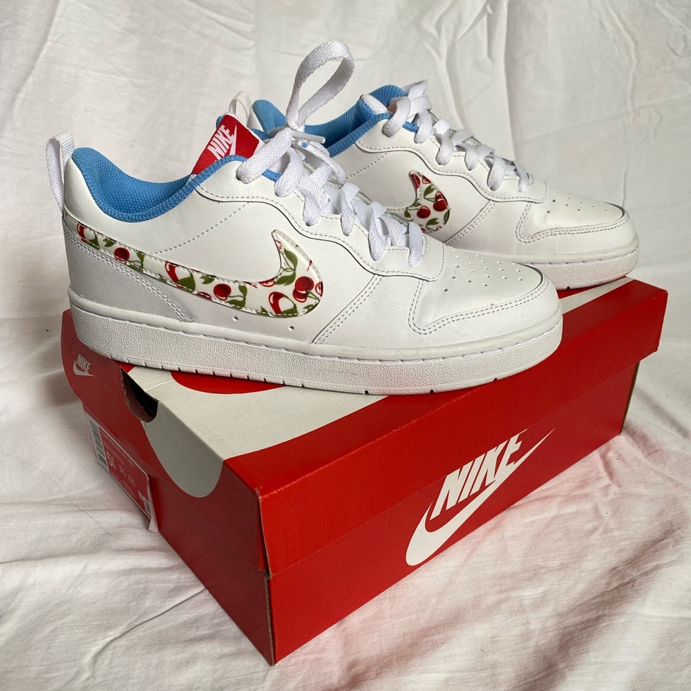 LIMITED EDITION NIKE. White Cherry 🍒🍒🍒
Nike Court Borough Low 2